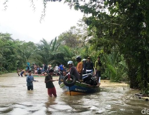 Banjir di Pandeglang, Akses Dua Kecamatan Terputus
