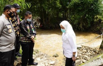 Bupati dan Polisi Cek Jembatan di Bojonegoro yang Ambrol