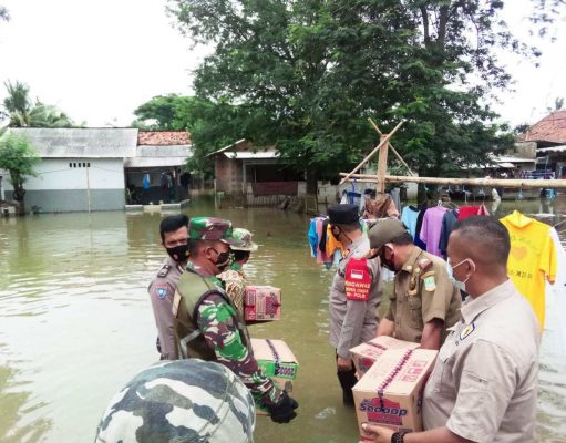 Siaga Bencana, Polisi Bersama TNI Cek Lokasi Rawan Banjir di Cabangbungin