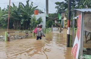 Bengawan Solo Meluap, Permukiman di Sukoharjo hingga Karanganyar Tergenang