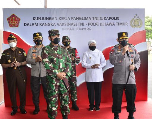 Panglima TNI dan Kapolri Tinjau Pelaksaanan Vaksinasi 2.101 Personel di Polda Jatim