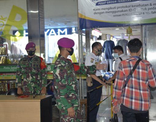 Marinir Perkuat PAM PPKM di Tanah Abang