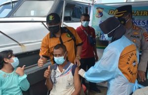Percepatan Program Vaksinasi Covid-19, Polda NTT Sambangi Pulau-Pulau Terpencil
