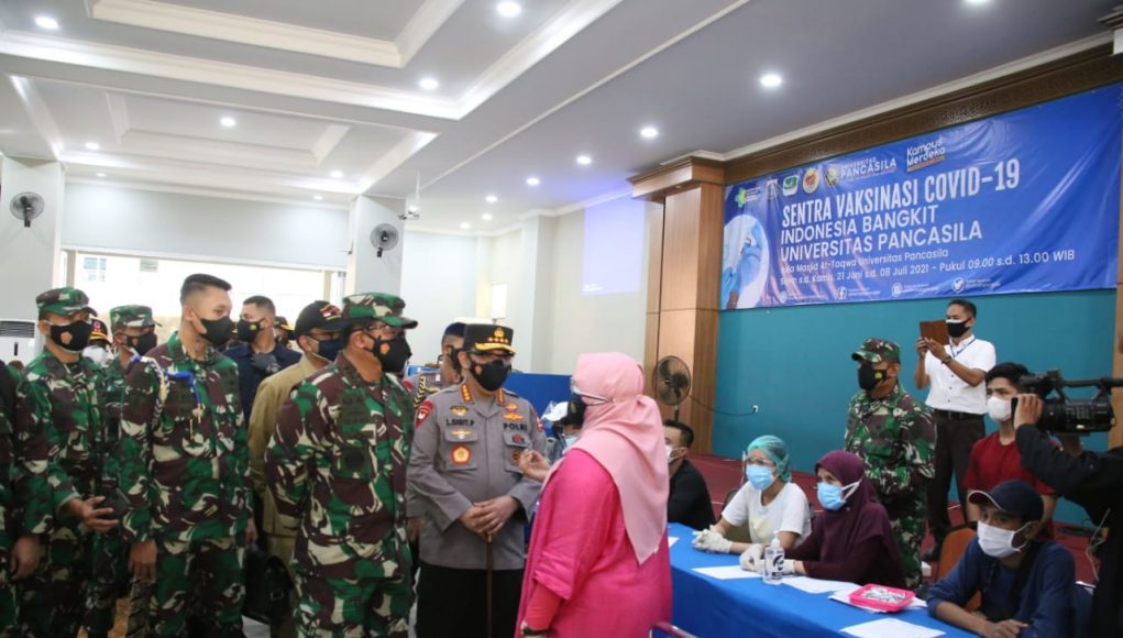 TNI-Polri Target 2 Juta Vaksinasi