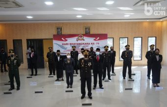 Wali Kota Mojokerto Hadiri Upacara HUT Bhayangkara ke-75 Secara Virtual