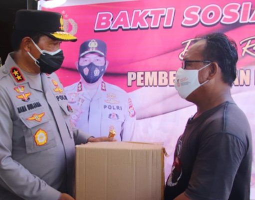 Kapolda Sulut Berikan Bantuan untuk Warga di Pulau Bunaken dan Manado Tua