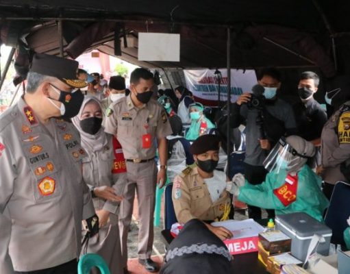 Kapolda Bengkulu Tinjau Vaksinasi di Ponpes Pancasila
