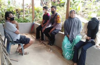 Sambangi Warga, Bhabinkamtibmas Polsek Alla Sosialisasikan Cegah Radikalisme