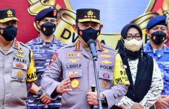 Kapolri Minta Daerah Percepat Vaksinasi pada Lansia dan Remaja