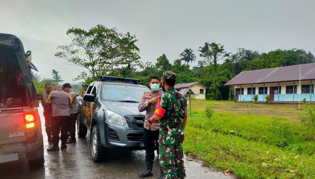 Sinergitas TNI-Polri, Koramil Persiapan Sayosa Kodim 1802/Sorong Gelar Komsos Bersama