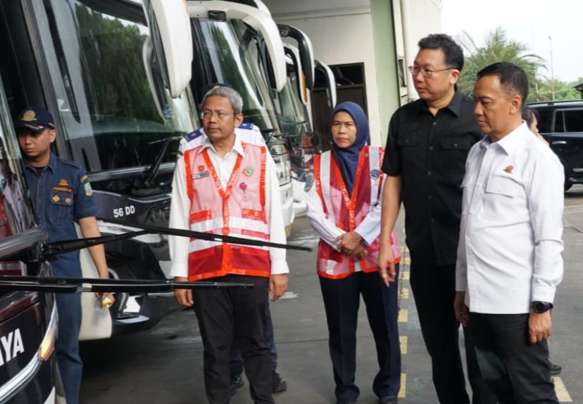 Jelang Nataru, Ditjen Hubdat Gelar Rampcheck Pastikan Keselamatan Bus Antar Kota Aman Kegiatan Kunjungan Kerja Dirjen Hubdat dalam rangka persiapan Angkutan Natal 2025 dan Tahun Baru 2026 di PO. Bus Sinar Jaya pada hari Senin, 10 November 2025