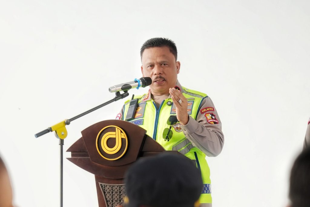 Kakorlantas Polri Resmikan Pool Derek Dan Gedung PJR Cipularang Kakorlantas Polri Resmikan Pool Derek Dan Gedung PJR Cipularang