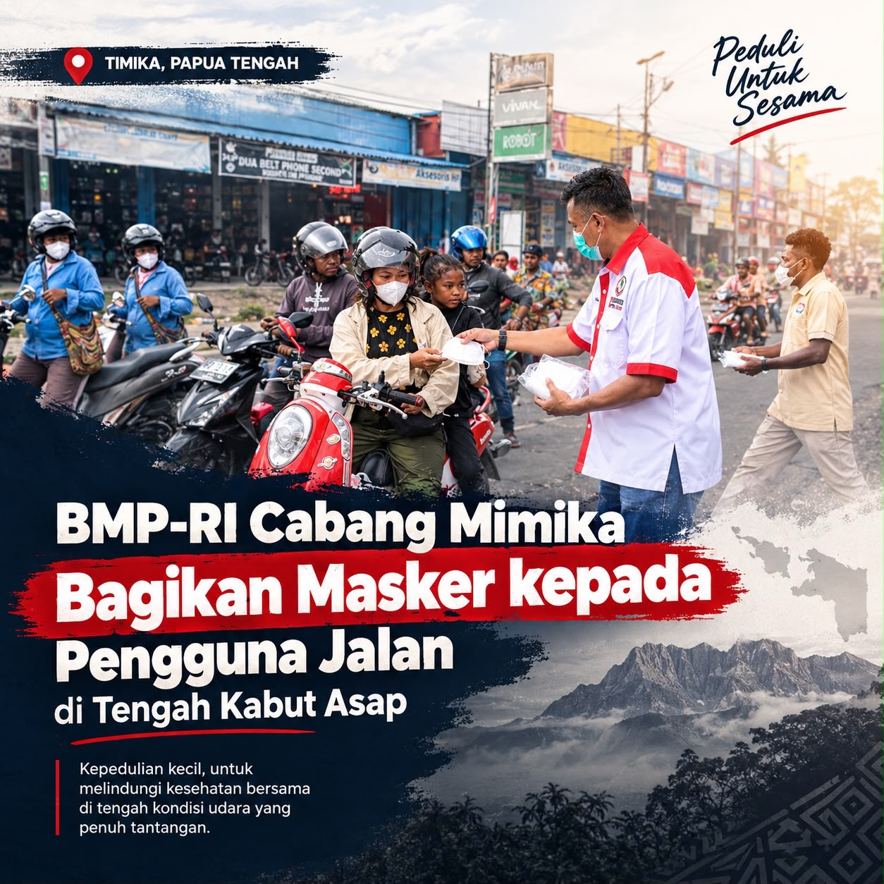 BMP-RI Cabang Mimika Bagikan Masker kepada Pengguna Jalan di Tengah Kabut Asap